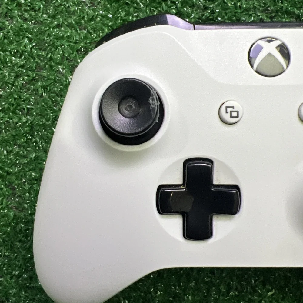 Microsoft‎ 1708 Xbox One Controller White Wireless Works